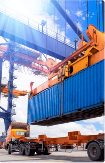 truck-loading-with-cargo